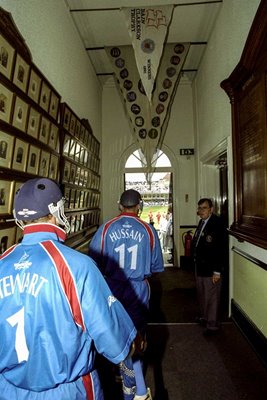 Nasser Hussain & Alec Stewart England walk out to bat Trent Bridge World Cup 1999