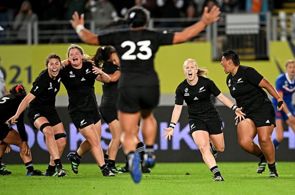 Kendra Cocksedge New Zealand celebrates win v France World Cup 2021