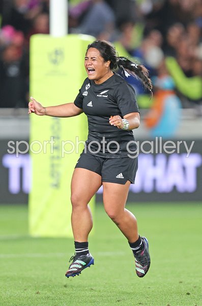 Ayesha Leti-l'iga New Zealand celebrates win v France World Cup 2021 