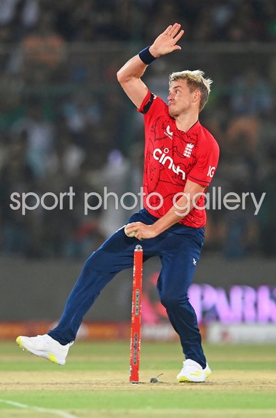 Sam Curran England bowls v Pakistan 1st IT20 Karachi 2022