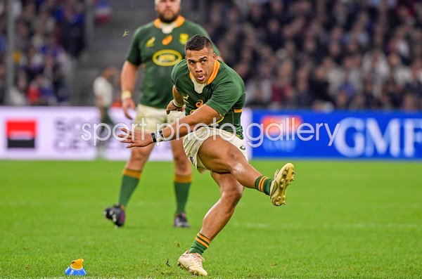 Cheslin Kolbe South Africa kicks v France Autumn International Marseille 2022