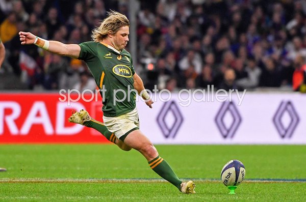 Francois de Klerk South Africa kicks v France Autumn International Marseille 2022