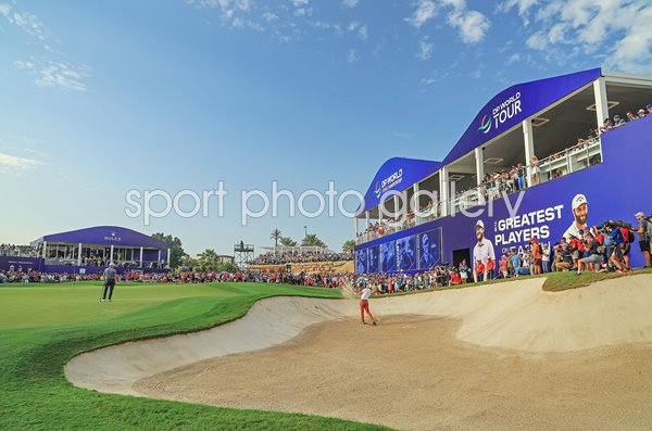Rory McIlroy bunker shot 18th Hole Earth Couse Dubai 2022