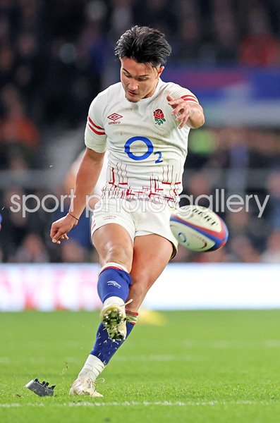 Marcus Smith England kicks v New Zealand Autumn International 2022