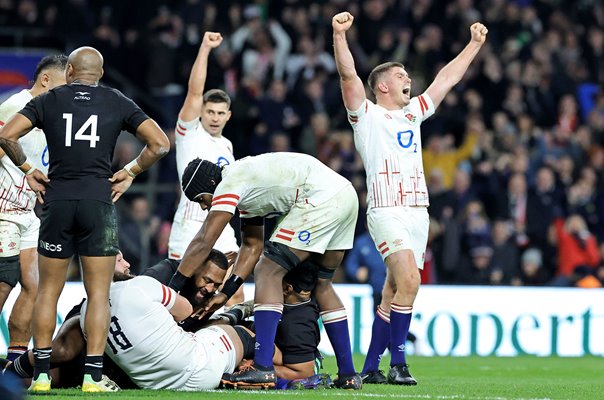 Owen Farrell England celebrates v New Zealand Autumn International 2022