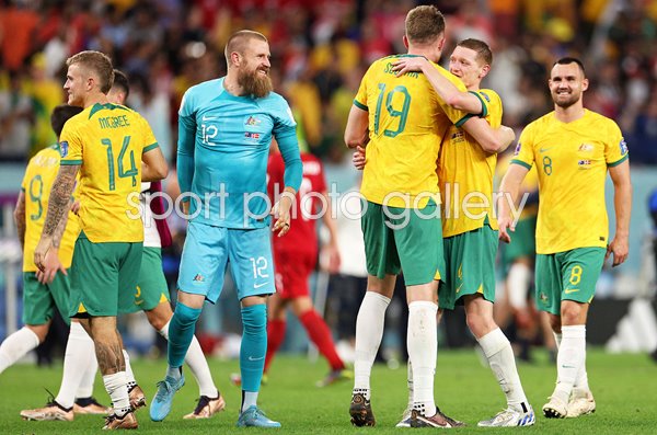 Australia players celebrate qualification from Group D World Cup Qatar 2022