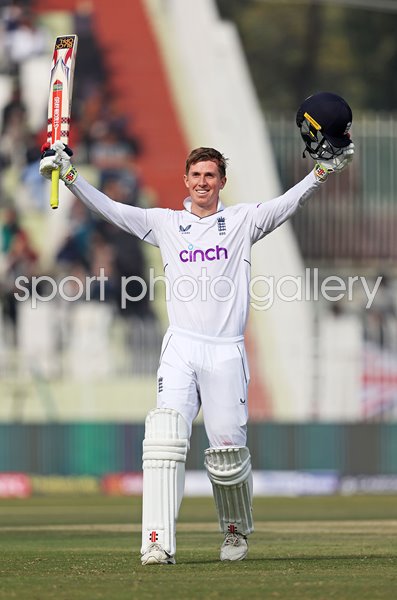 Pakistan v England - First Test Match: Day One