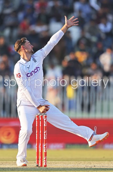 Will Jacks England bowls v Pakistan Rawalpindi Test Match 2022
