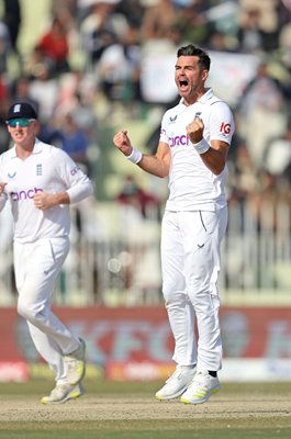 James Anderson England celebrates v Pakistan Rawalpindi 2022