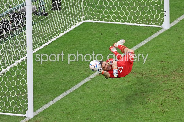 Emiliano Martinez Argentina penalty save v Netherlands Quarter Final World Cup 2022