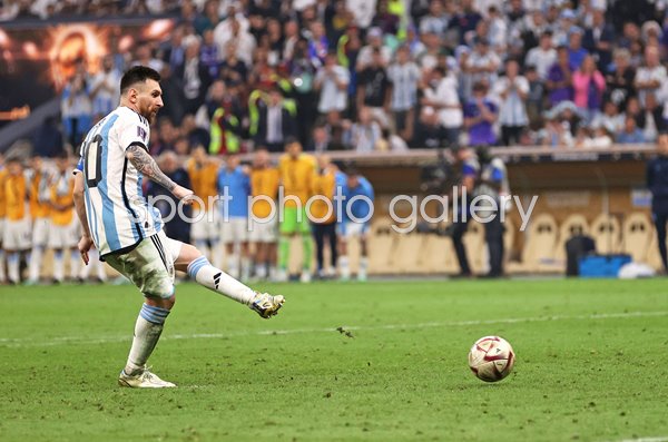 Lionel Messi Argentina scores World Cup Final penalties 2022
