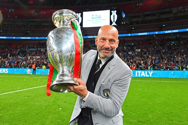 Gianluca Vialli Italy v England Euro 2020 trophy Wembley 2021