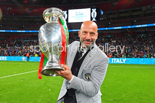 Gianluca Vialli Italy v England Euro 2020 trophy Wembley 2021