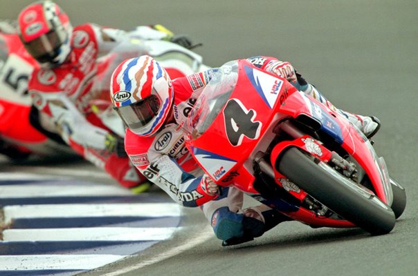 Michael Doohan USA leads Kevin Schwantz USA Suzuki Australian Grand Prix 1994