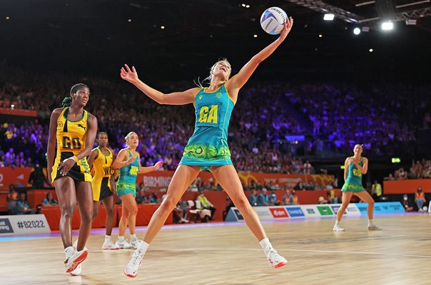 Gretel Bueta Australia reaches for Gold Commonwealth Games Netball 2022