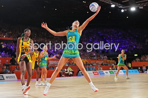 Gretel Bueta Australia reaches for Gold Commonwealth Games Netball 2022