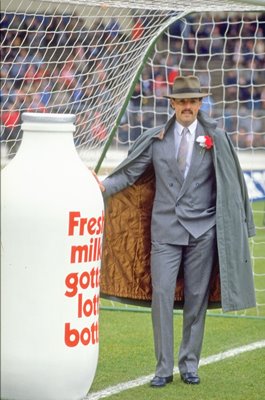 Bruce Grobbelaar Liverpool goalkeeper Milk Cup Final Wembley 1984