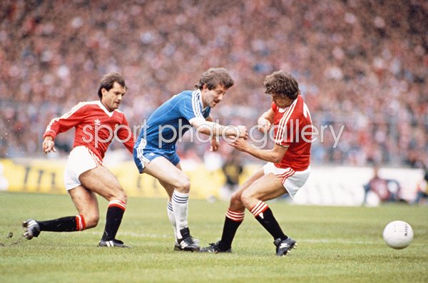 Jimmy Case Brighton v Ray Wilkins & Bryan Robson Manchester United FA Cup Final 1983