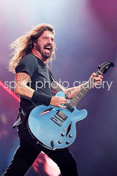 Dave Grohl Foo Fighters on stage Quebec Canada 2018