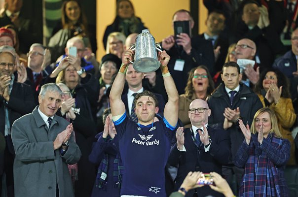 Jamie Ritchie Scotland lifts the Calcutta Cup Six Nations Twickenham 2023