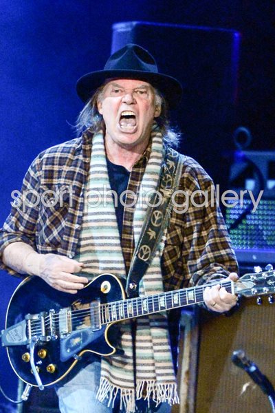 Neil Young on stage 2013 