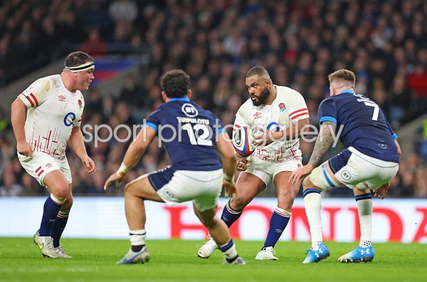 Kyle Sinckler passes to Jamie George England Scotland Six Nations 2023