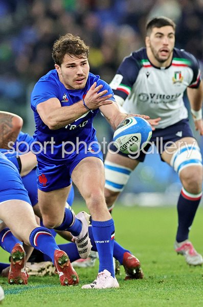 Antoine Dupont France passes v Italy Six Nations Rome 2023