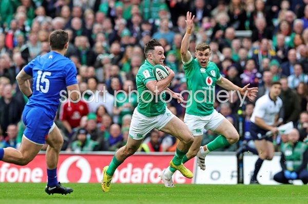 Hugo Keenan Ireland scores v France Six Nations Dublin 2023
