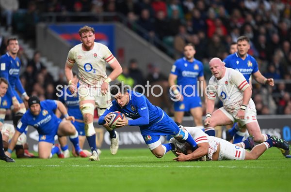 Alessandro Fusco Italy scores v England Six Nations Twickenham 2023