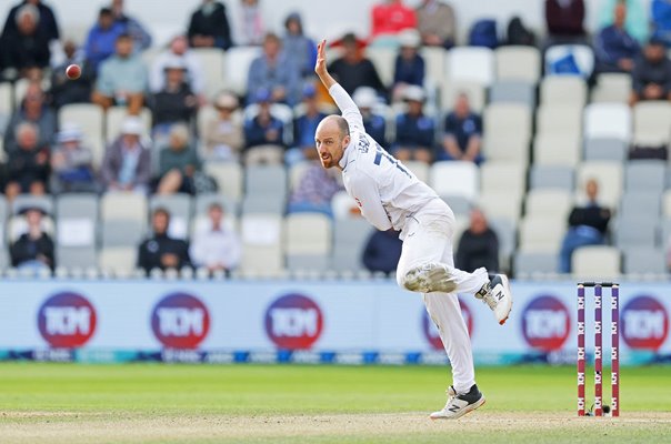 Jack Leach England bowls v New Zealand Wellington Test 2023