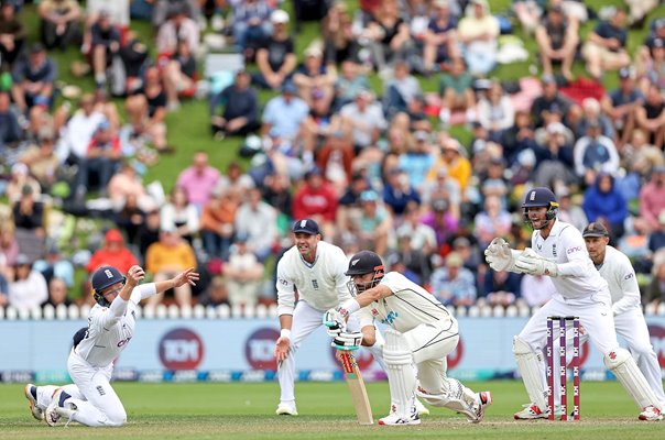 Ollie Pope England catches Daryl Mitchell New Zealand Wellington 2023