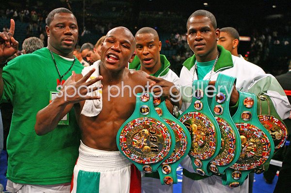 Floyd Mayweather Jr. celebrates v Oscar De La Hoya Las Vegas 2007