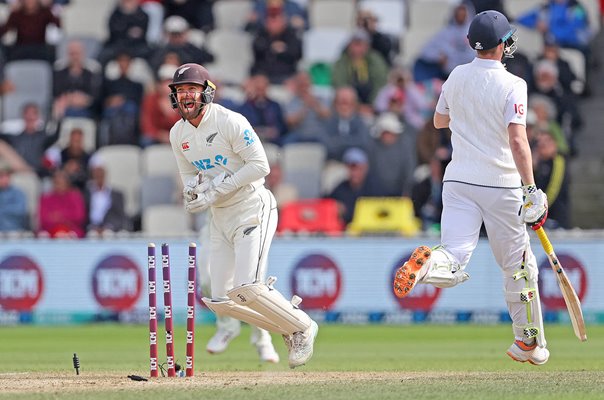 Tom Blundell New Zealand runs out Harry Brook England Wellington 2023