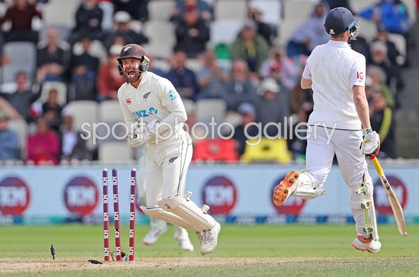 Tom Blundell New Zealand runs out Harry Brook England Wellington 2023