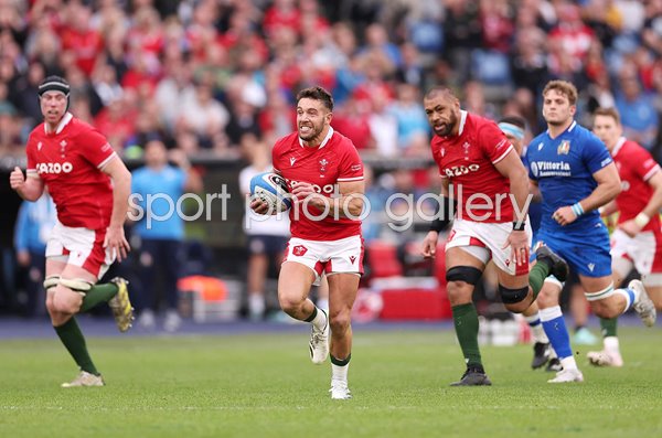Rhys Webb Wales breaks Italy v Wales Rome Six Nations 2023