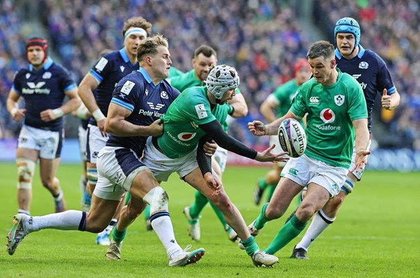 Mack Hansen offloads to Johnny Sexton Scotland v Ireland Six Nations 2023