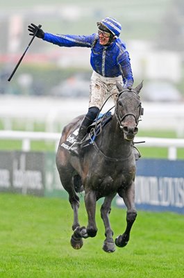 Paul Townend & Energumene win Queen Mother Chase Cheltenham 2023