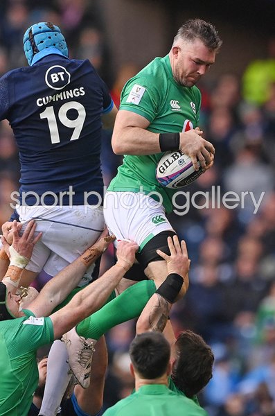 Peter O'Mahony Ireland catch v Scotland Six Nations Murrayfield 2023