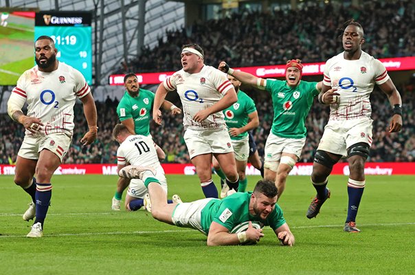 Robbie Henshaw Ireland diving score v England Six Nations Dublin 2023