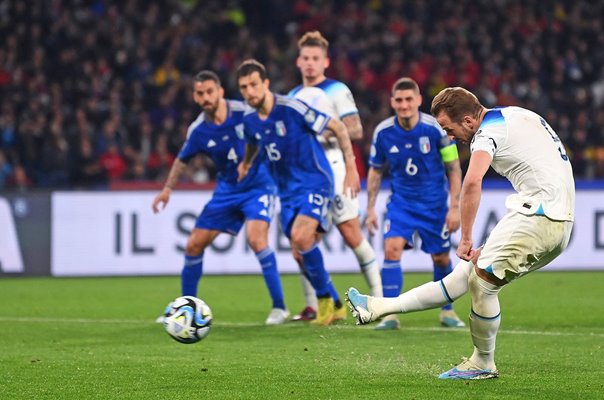 Harry Kane England scores record 54th goal v Italy Naples 2023