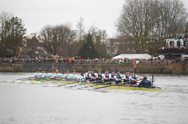 Cambridge lead Oxford Rowing The University Boat Race 2023