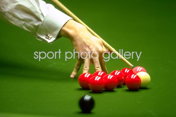 Snooker player bridges over the reds World Snooker Championship 1999