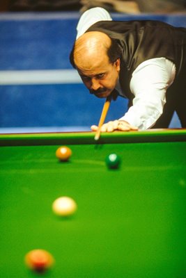 Willie Thorne England World Snooker Championship Crucible Theatre 1987