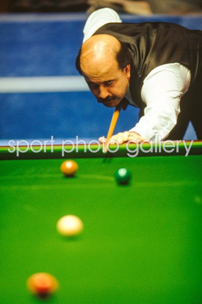 Willie Thorne England World Snooker Championship Crucible Theatre 1987