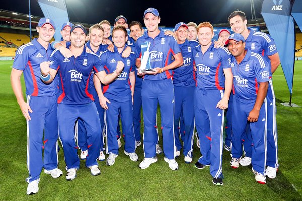 England Celebrate Beating New Zealand 2013