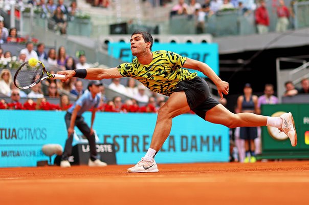 Carlos Alcaraz Spain stretch forehand Madrid Open 2023