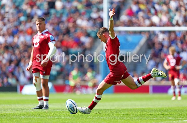 George Ford Sale kicks v Saracens Premiership Final Twickenham 2023