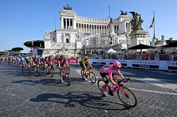 Primoz Roglic Slovenia Pink Jersey Piazza Venezia Rome Giro d'Italia 2023
