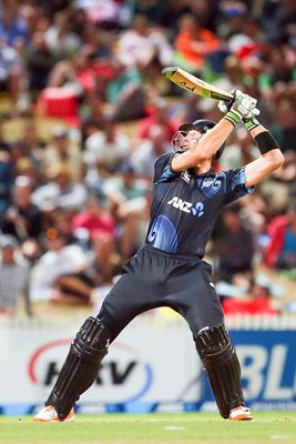 Martin Guptill New Zealand Upper Cut 6 v England 2013