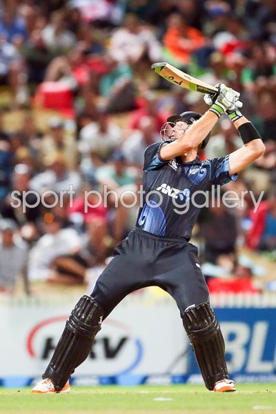 Martin Guptill New Zealand Upper Cut 6 v England 2013